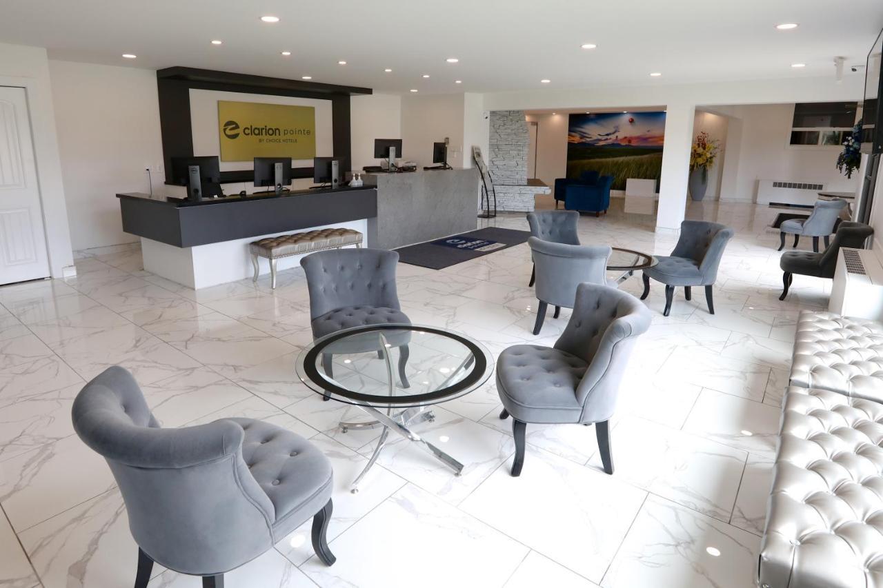 Clarion Pointe Hotel Medicine Hat Buitenkant foto