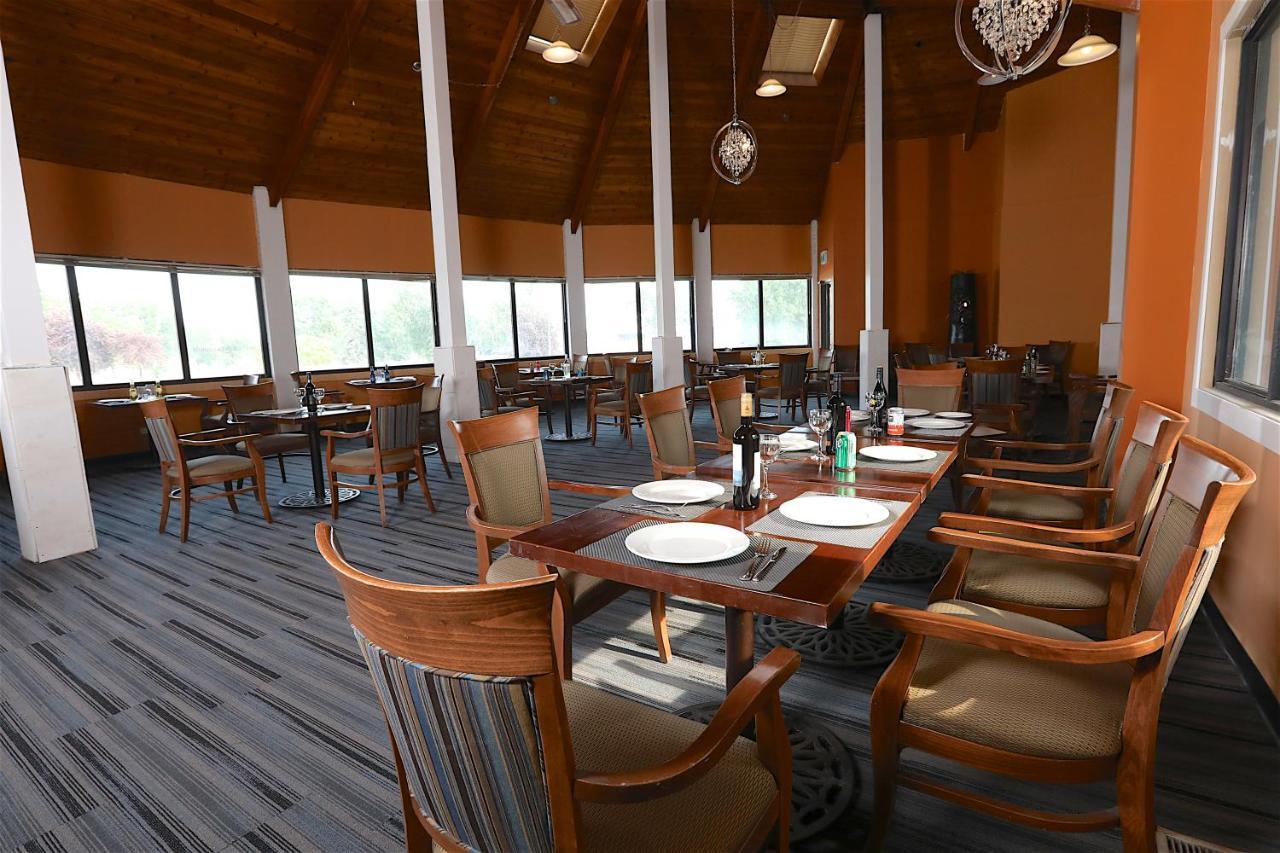 Clarion Pointe Hotel Medicine Hat Buitenkant foto
