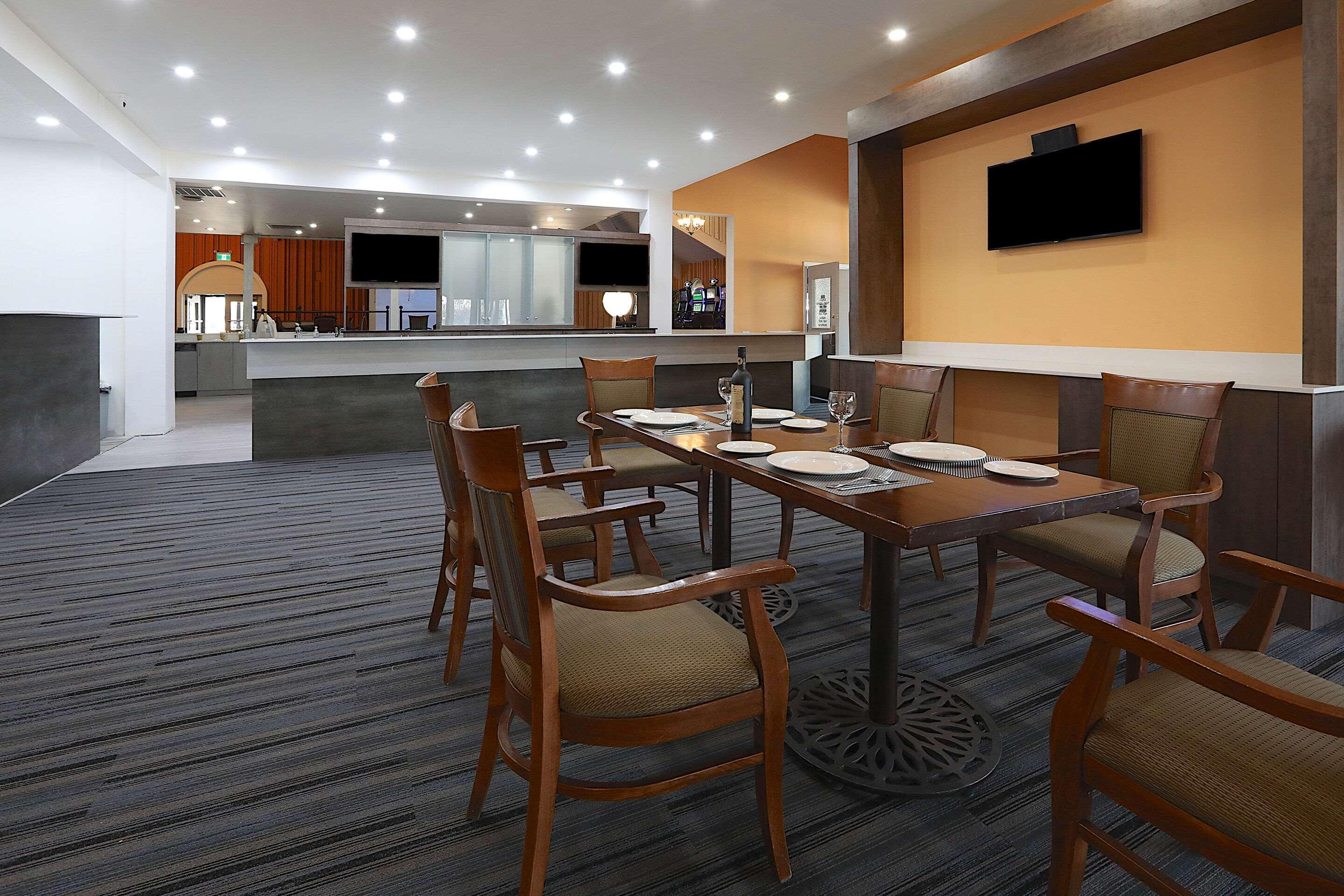 Clarion Pointe Hotel Medicine Hat Buitenkant foto