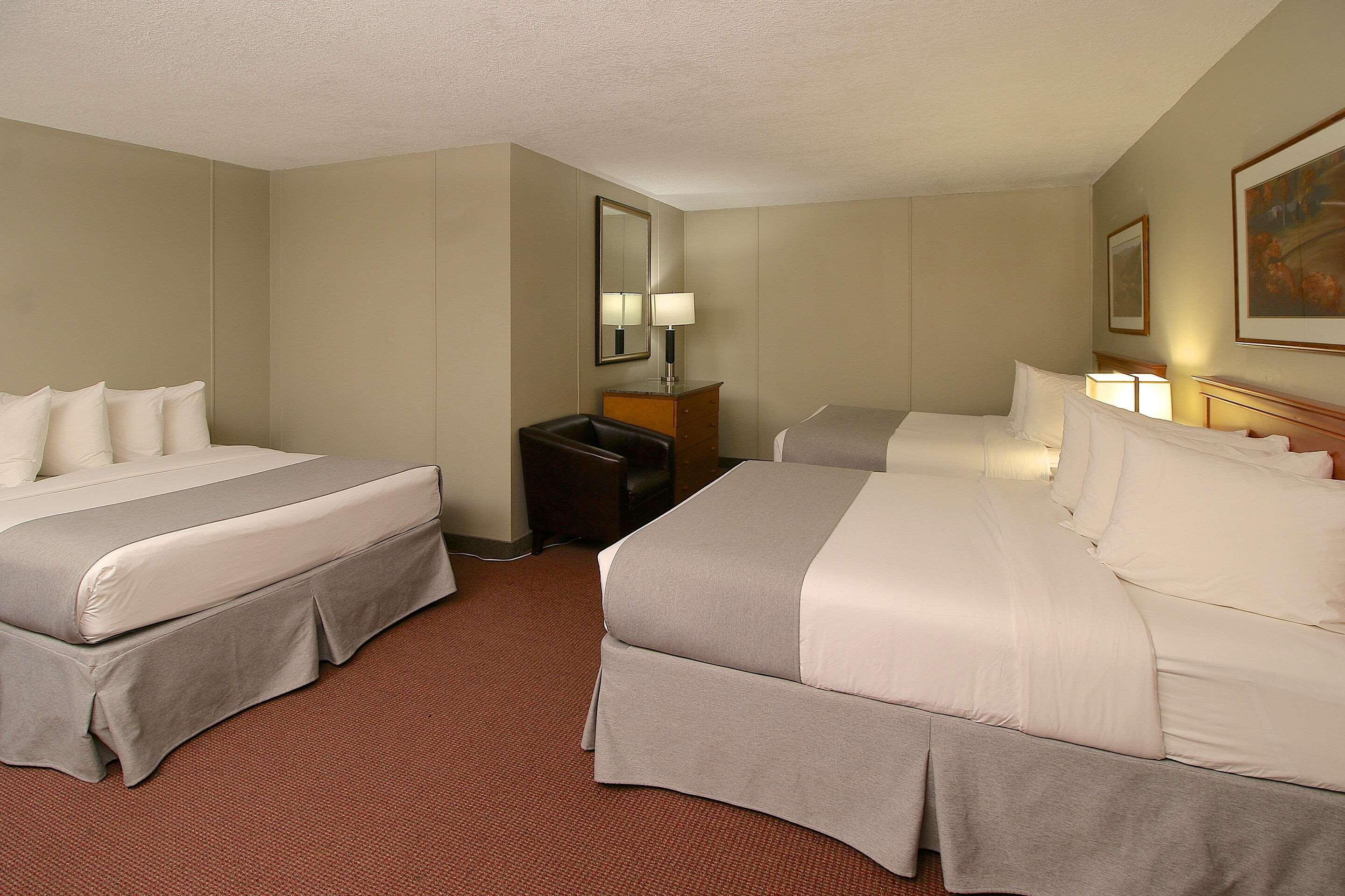 Clarion Pointe Hotel Medicine Hat Buitenkant foto