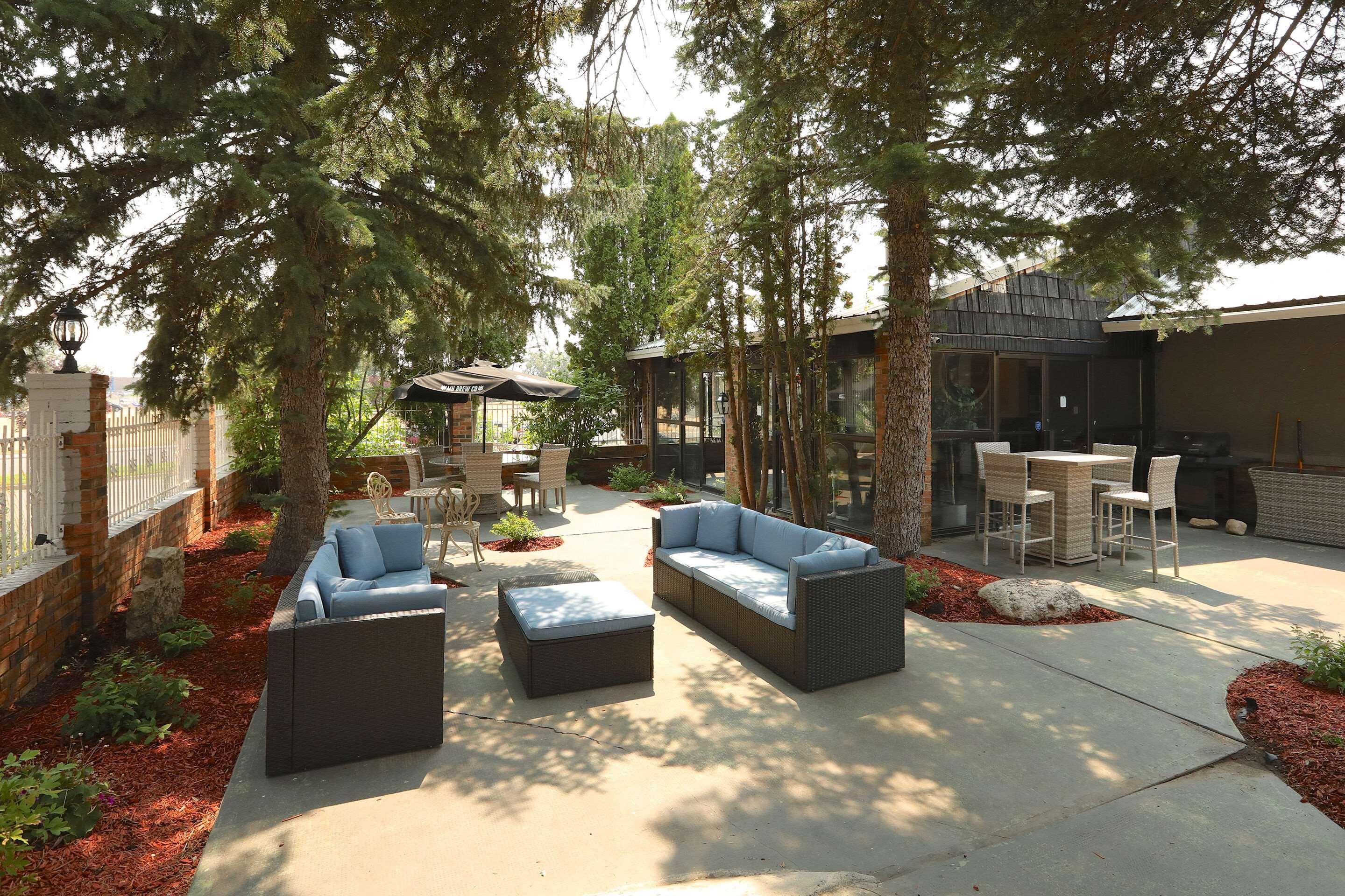 Clarion Pointe Hotel Medicine Hat Buitenkant foto