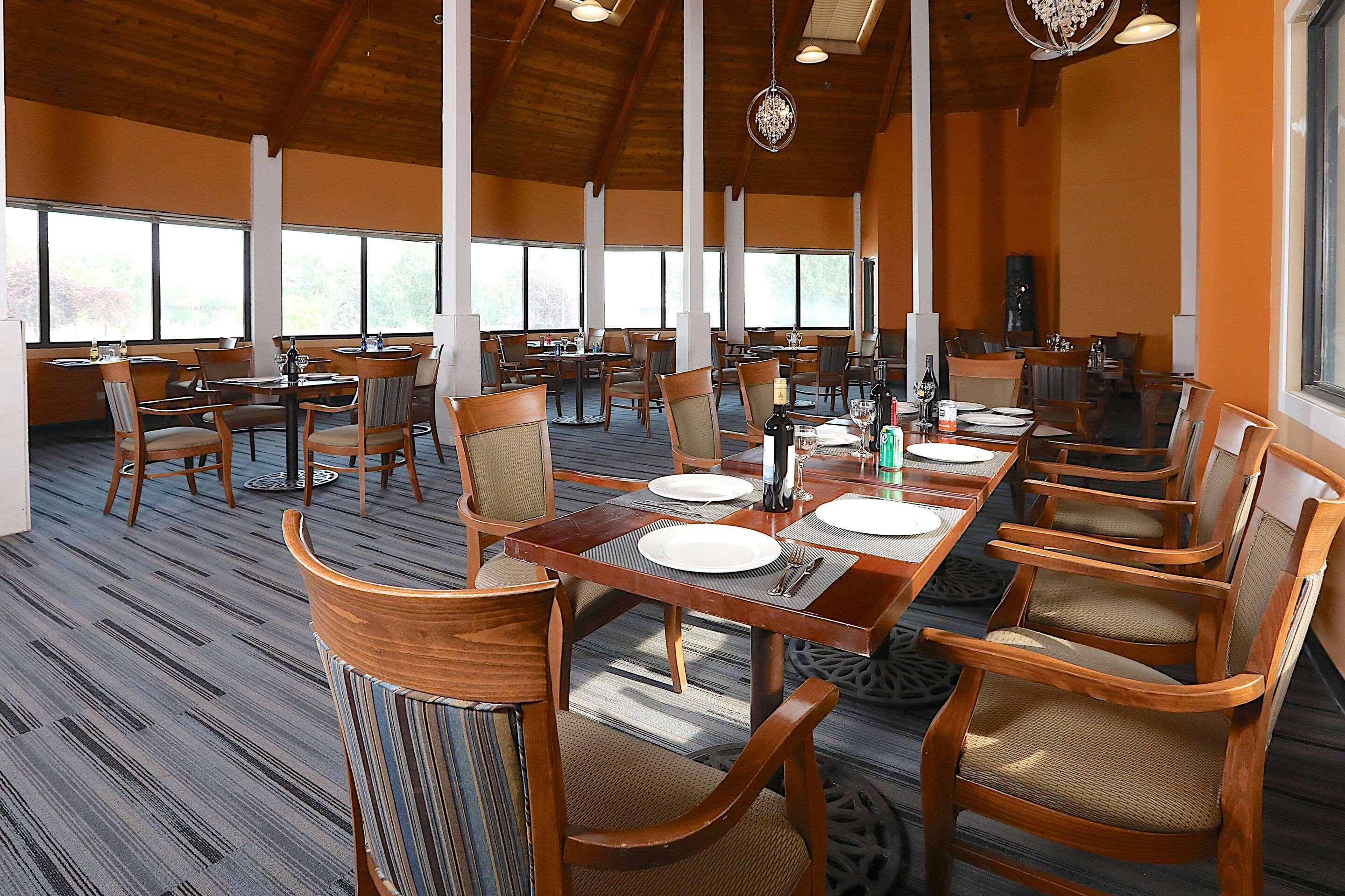 Clarion Pointe Hotel Medicine Hat Buitenkant foto