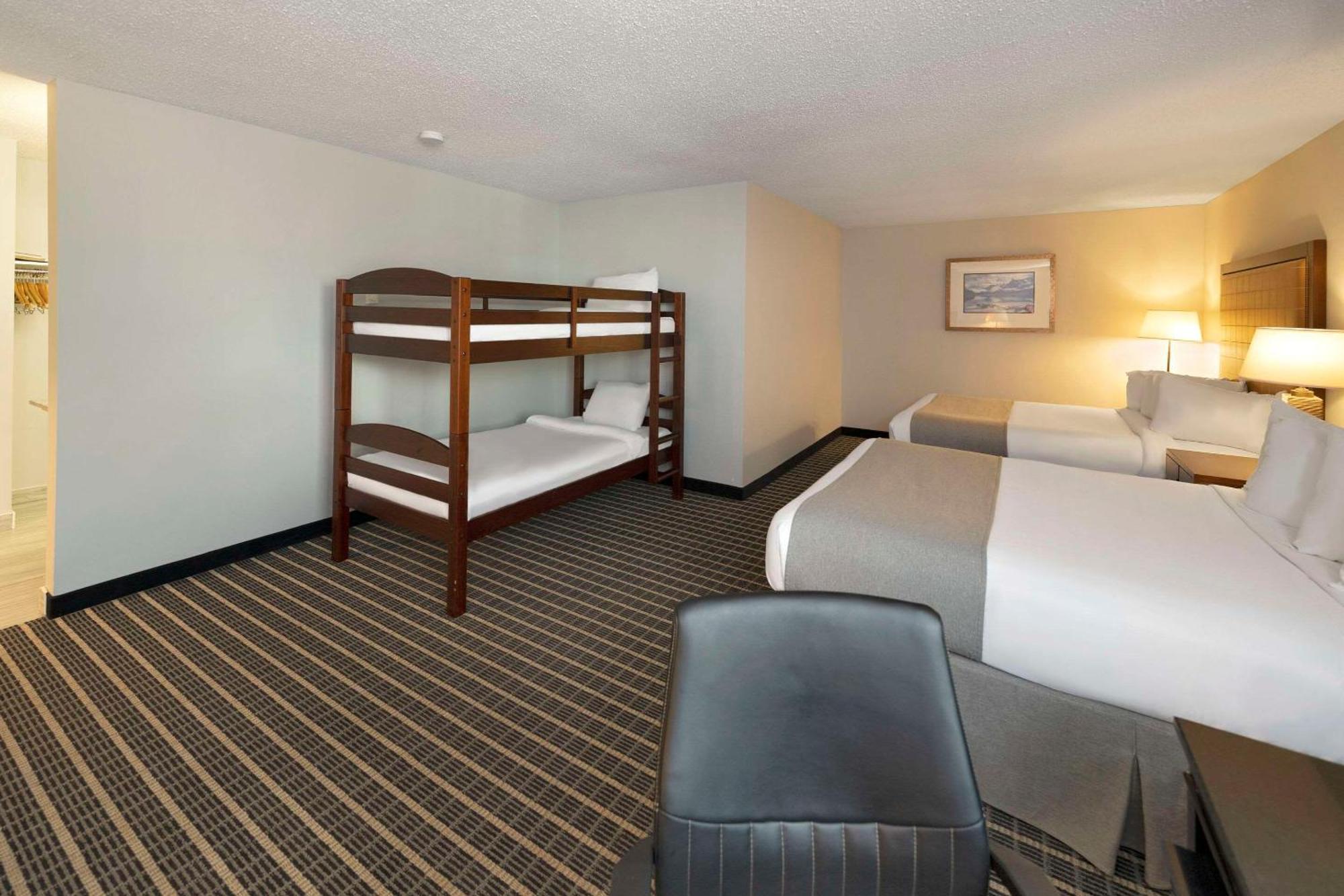 Clarion Pointe Hotel Medicine Hat Buitenkant foto